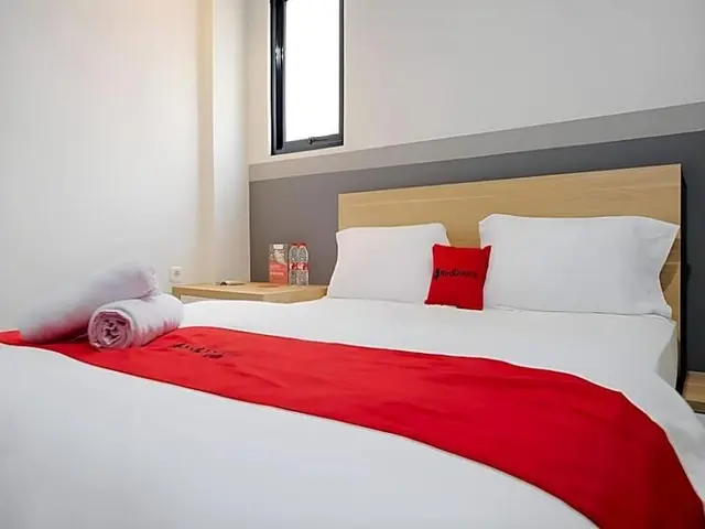 Reddoorz Plus Near Taman Anggrek Mall