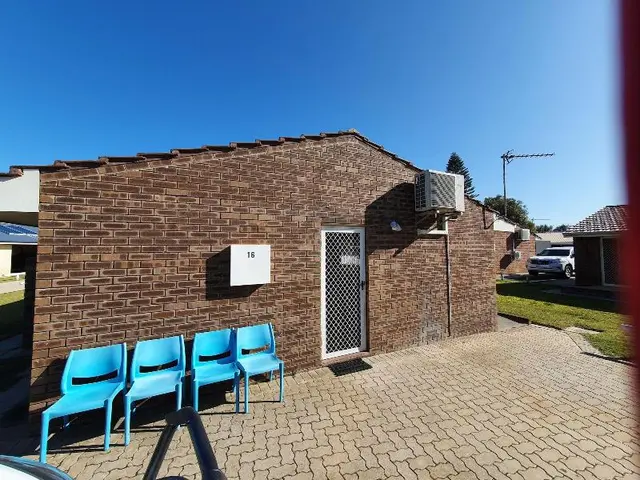 Ocean Beach Chalet 16