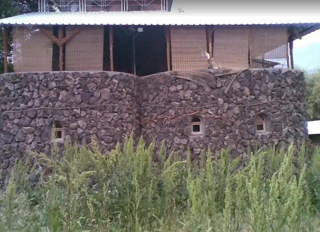 Khosrov Hotel