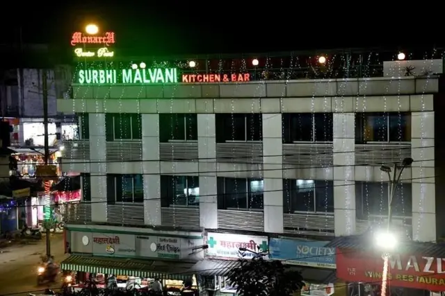 Hotel Monarch Center Point Near Dahanu Beach, Bord