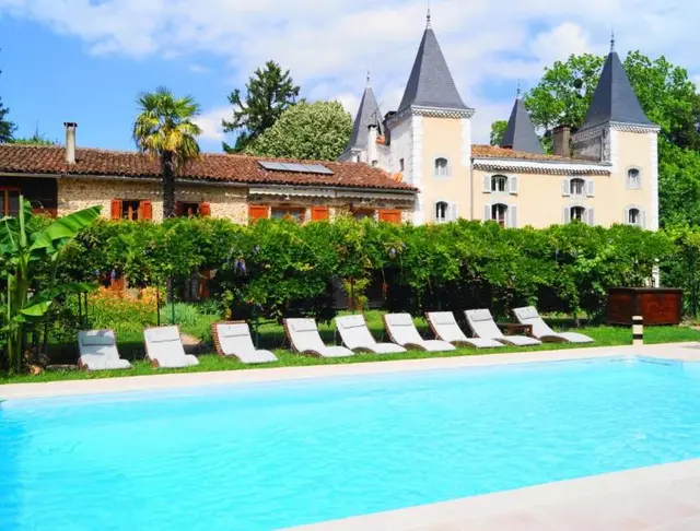 Chateau De Beauregard