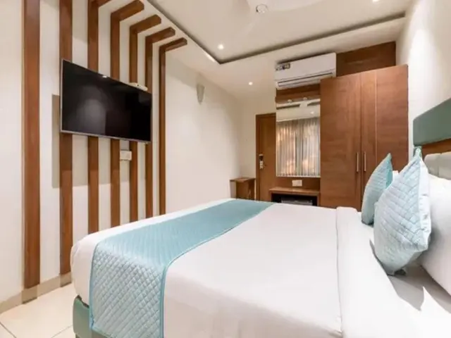 Fabhotel The Oasis