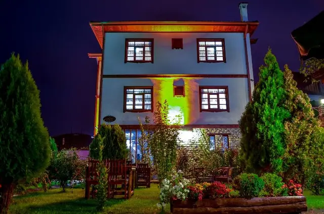 Akce Konaklari