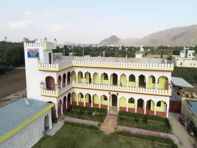 Parvat Valley Resort