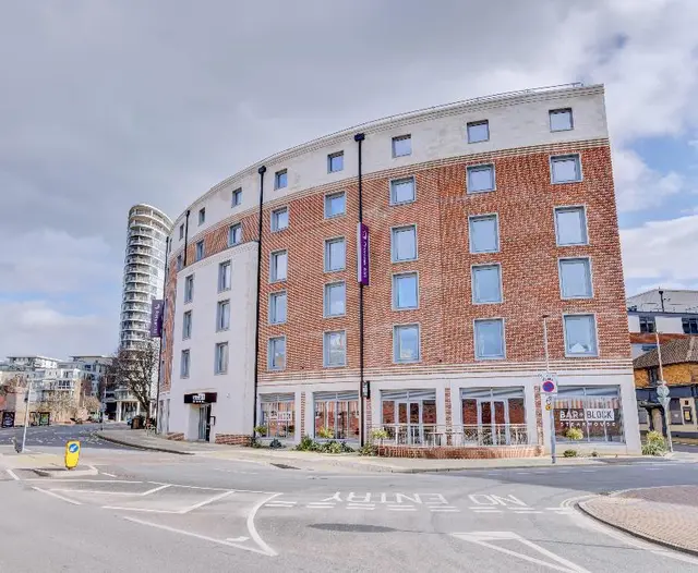 Premier Inn Portsmouth Dockyard