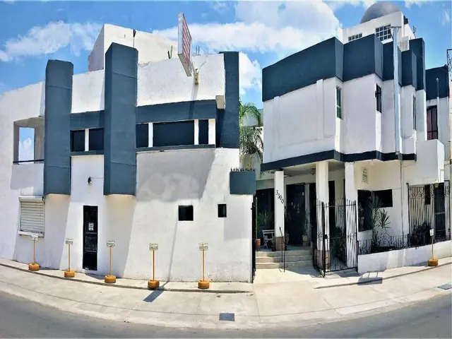 Hotel Laguna Inn