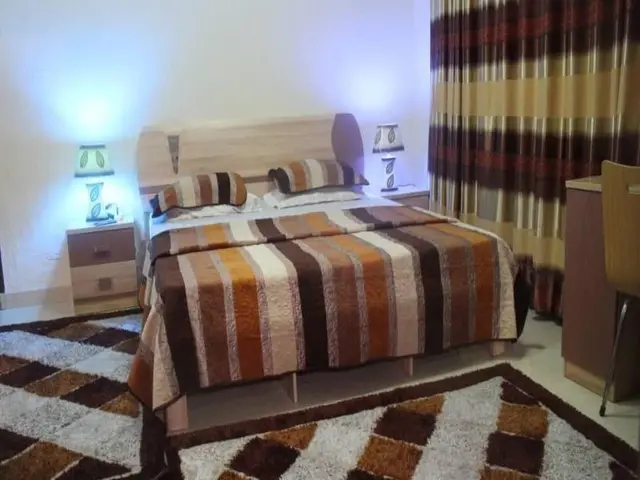 Tobby Royal Suites
