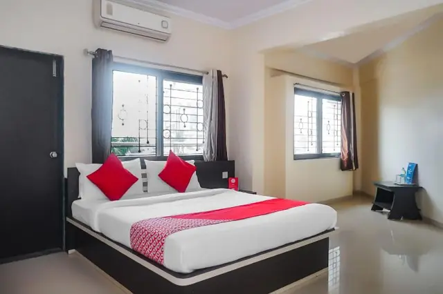 17121 Hotel Yashraj Inn