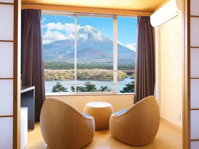 Shoji Mount Hotel
