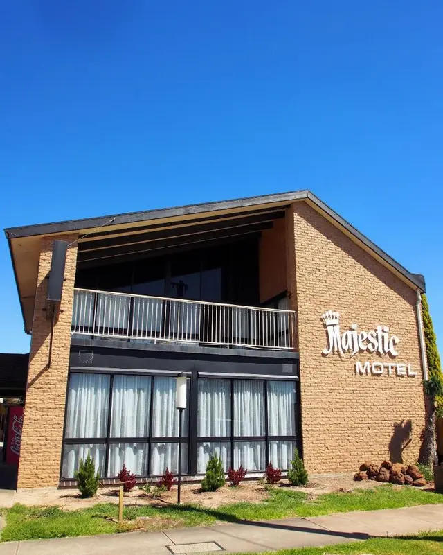 Majestic Motel