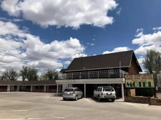 Golden Arrow Motel