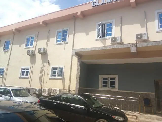 Glamour Park Hotel Suites
