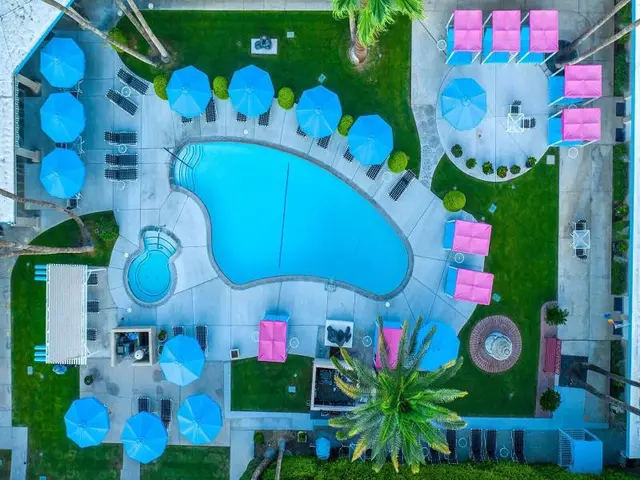 Inndulge Iconic Gay Men S Resort