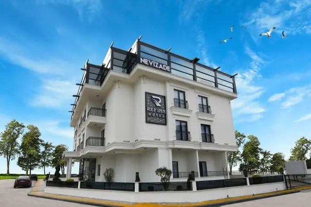 Ref Inn Hotel