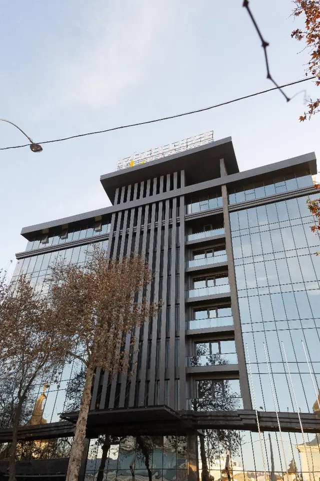 Mir Luxe Plaza