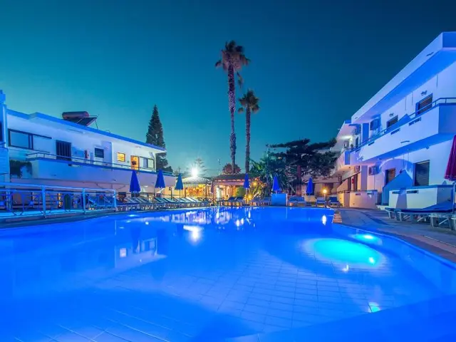 Yannis Yard Studios And Apartments