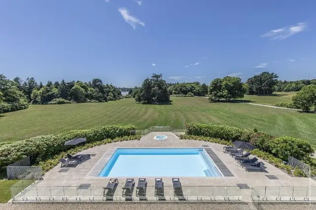 Chateau Les Garennes