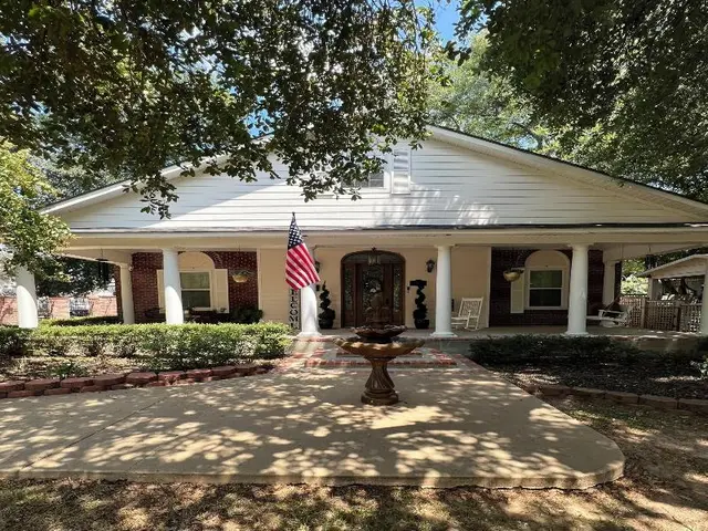 Opus House Bed And Breakfast