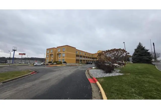 Lone Star Inn & Suites by OYO Harlingen TX