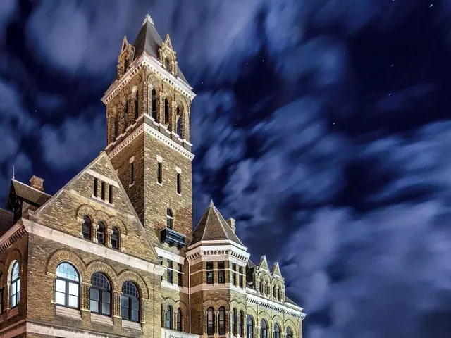 City Hall Grand Hotel