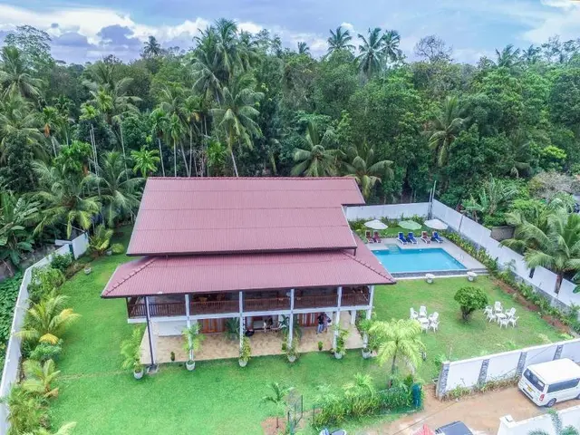 Hikkaresort Holiday Villa