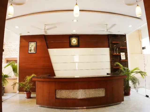Hotel Sandhu Palace