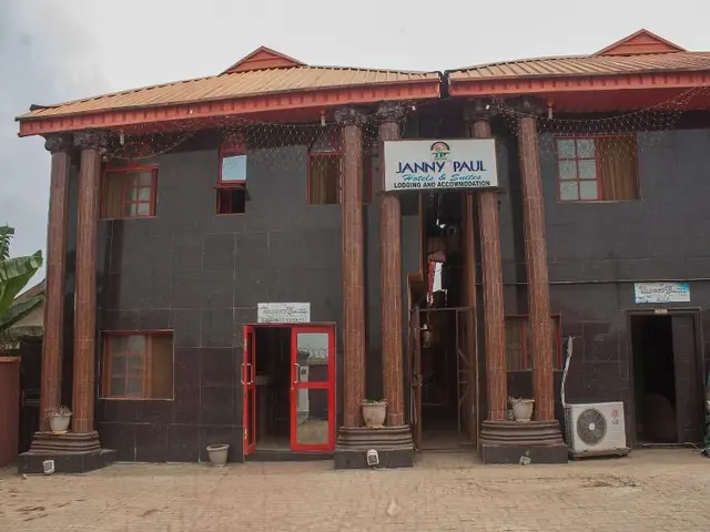 Janny Paul Hotel Suites