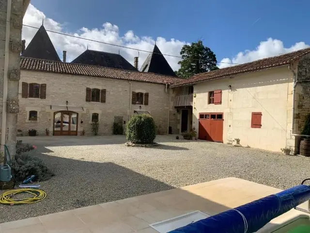 Chambre D Hotes Les Cygnes Noirs
