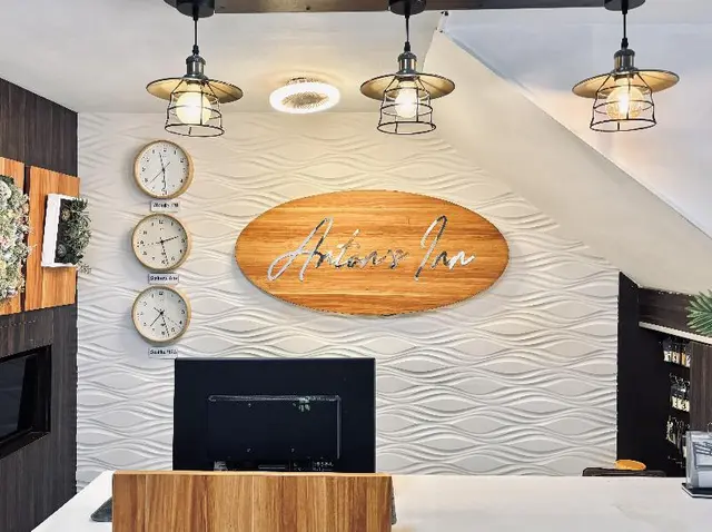 Anton's Inn