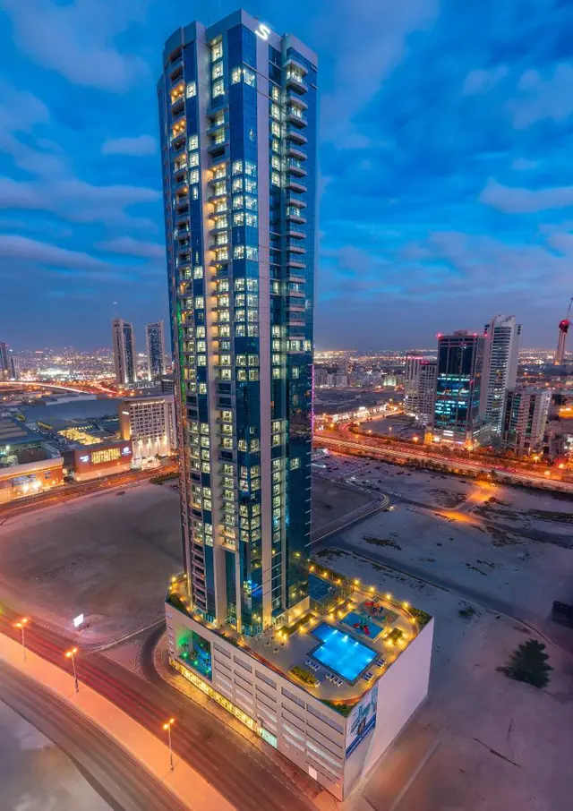 S Plaza Suites Hotel