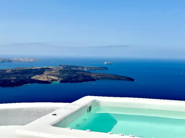 Eteoro Suites