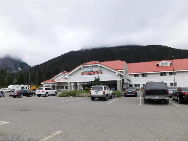 Summit Inn