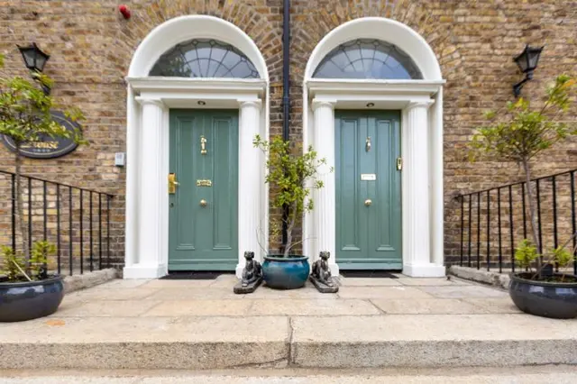 Waterloo Townhouse & Suite
