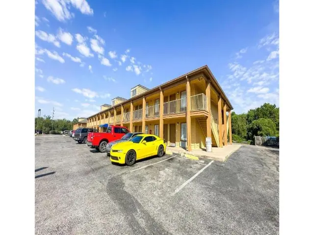 Bonita Lakes Inn by Capital O Meridian I20