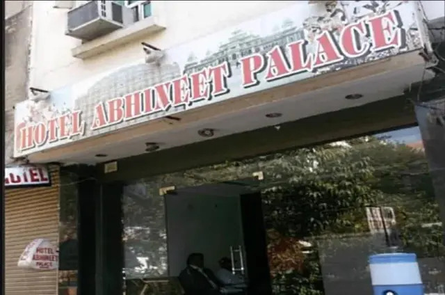 Hotel Abhineet Palace