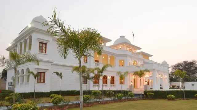 UMAID FARM RESORT-A LEGACY VINTAGE STAY IN JAIPUR