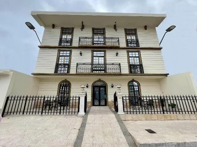 The Royalty Inn