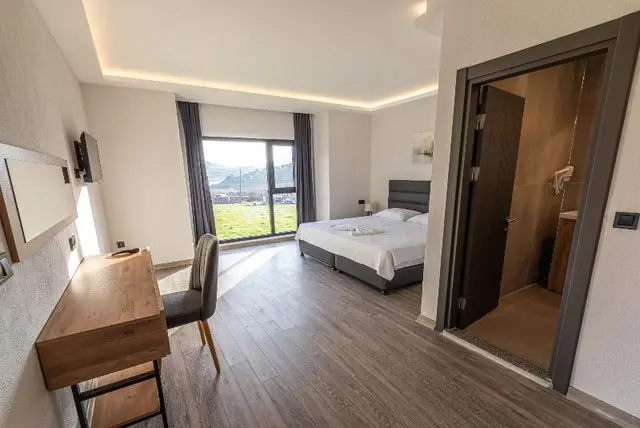 Otel Tolstoy'un Bisikleti