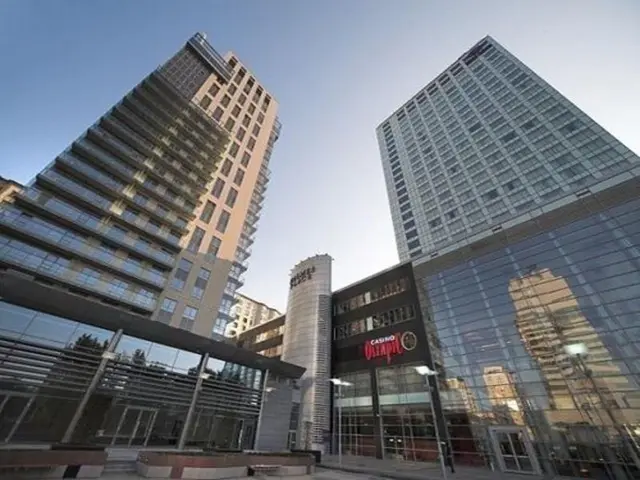 Platinum Towers Country 2 Country