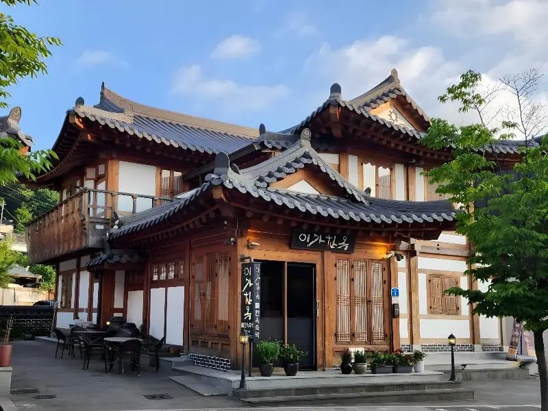 Iga Hanok Awarded Architectural Culture Award