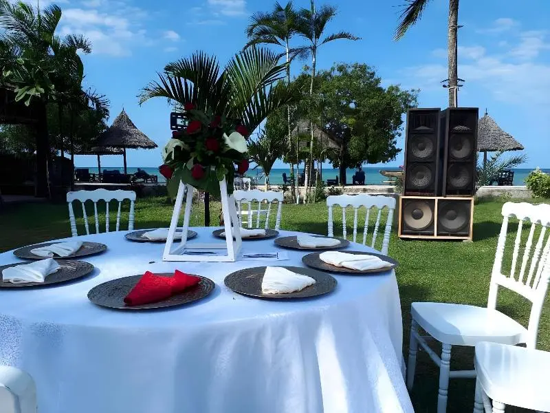 Kijiji Beach Resort