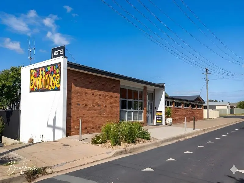 Bunkhouse Motel