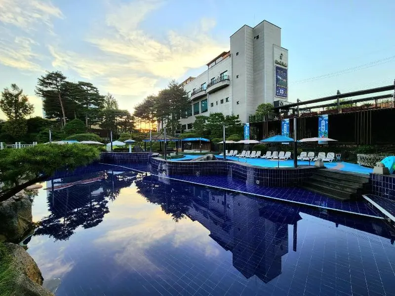 Chereville Spa Tourist Hotel