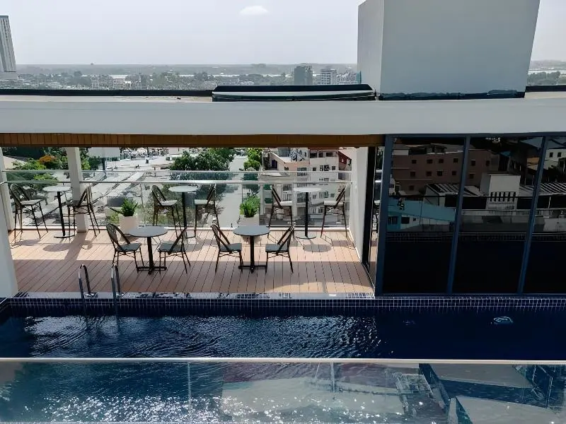 The Scenic Hotel