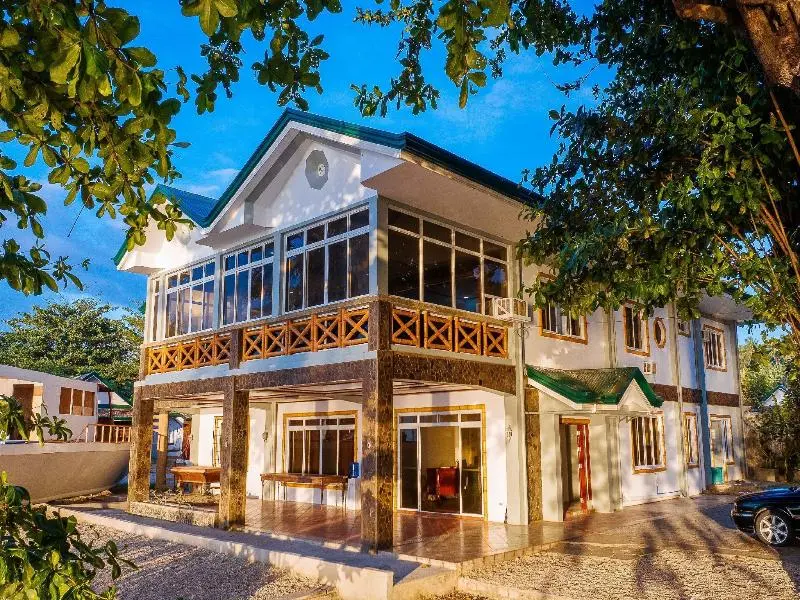 Mckinley Grand Marina Hotel And Resort