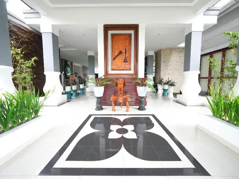 Grand Master Villa Tomohon