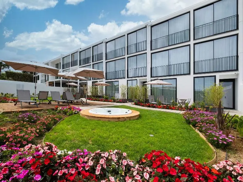 Mónaco Suites & Garden