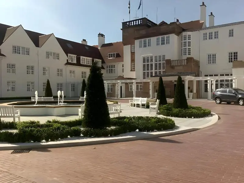 Turnberry Apartments