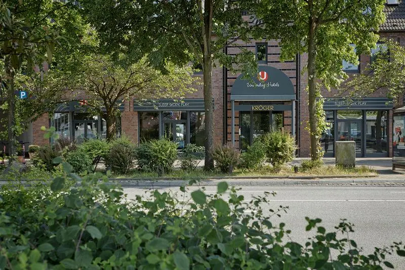 Underdog Hotel