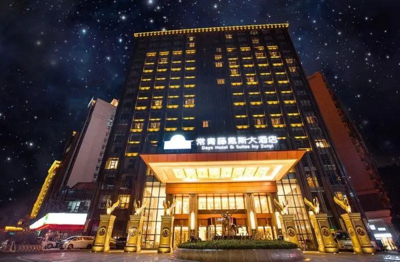 Hotel & Suites Ivy Zuny